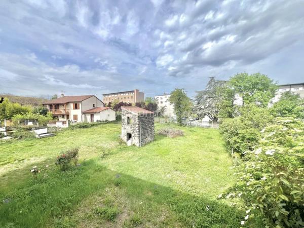 Vente                                                      Maison
                        
                     6 pièces                      226 m2                     à Clermont-Ferrand