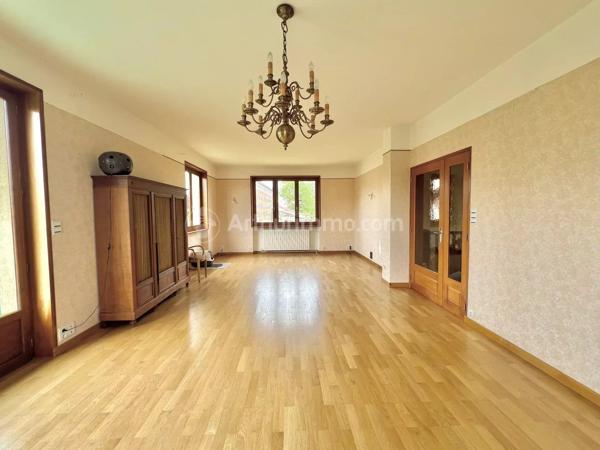 Vente                                                      Maison
                        
                     6 pièces                      226 m2                     à Clermont-Ferrand