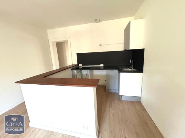 Appartement à louer 2 pièces 43.4m² Saint-Étienne (42000)