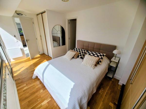 Vente                                                      Appartement
                        
                     3 pièces                      77 m2                     à Nice