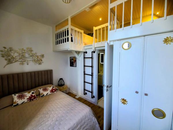 Vente                                                      Appartement
                        
                     3 pièces                      77 m2                     à Nice