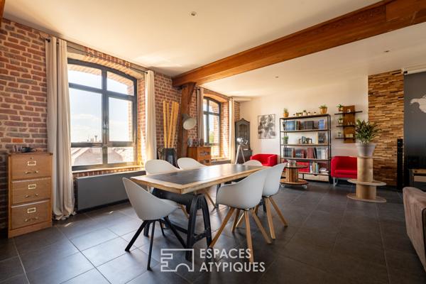 Loft lumineux dans une ancienne usine de textile