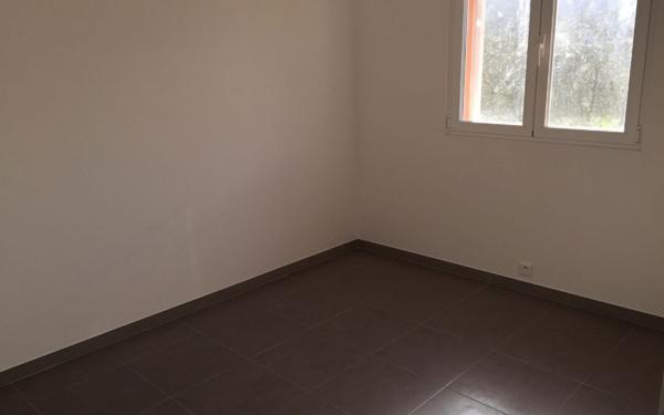 Maison à louer    3 pièces •  Carros