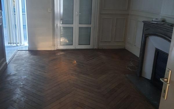Appartement à vendre    2 pièces •  Tours
