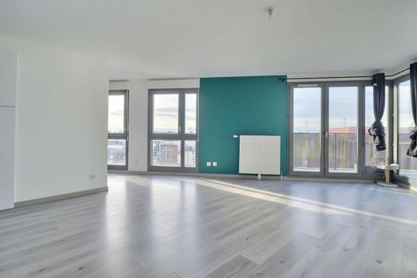 À vendre : Appartement 4 pièces avec vue sur la Tour Eiffel à Saint Denis