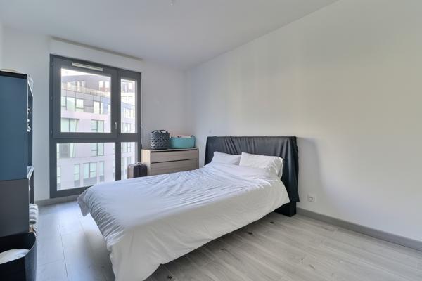 À vendre : Appartement 4 pièces avec vue sur la Tour Eiffel à Saint Denis