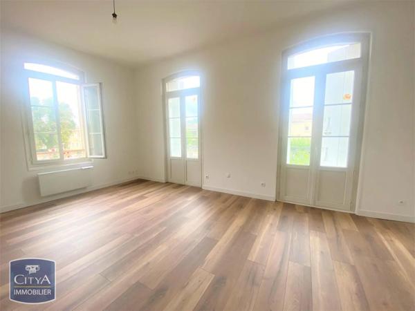 Appartement à louer 2 pièces 47.38m² Branne (33420)