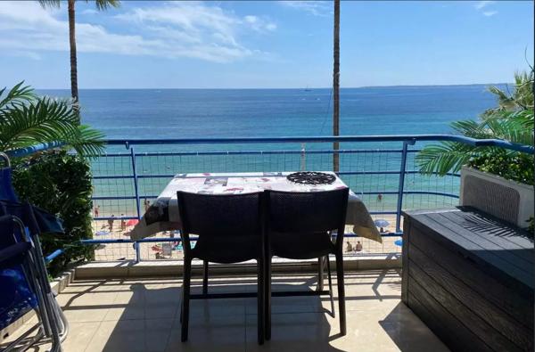 STUDIO 30 M² - JUANS LES PINS - DISPONIBLE JUSQU'A MAI 2026