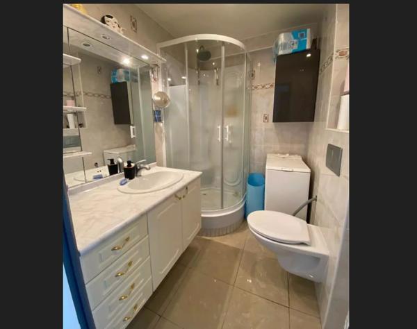 STUDIO 30 M² - JUANS LES PINS - DISPONIBLE JUSQU'A MAI 2026