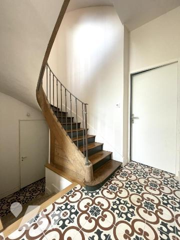 A VENDRE - BASSE-GOULAINE - Au calme -  Maison de Maître d'env 207.18m² hab entierement rénové.
