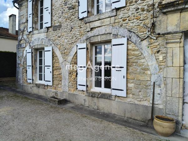 Maison à JAVREZAC, 16100 - 5 pièces 190m²