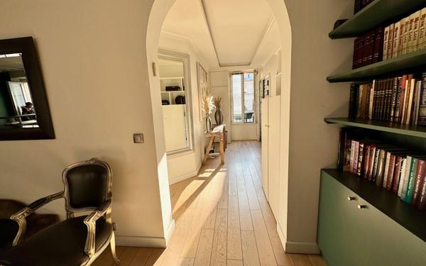 Appartement à vendre    4 pièces • 103 m2 Paris 9