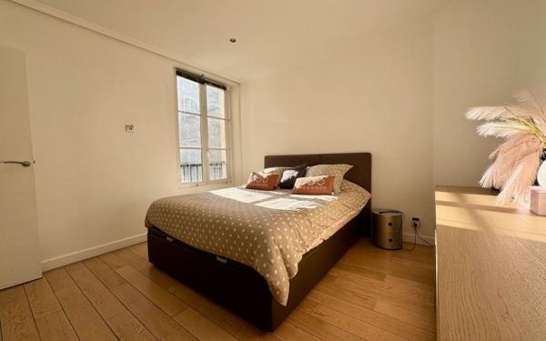 Appartement à vendre    4 pièces • 103 m2 Paris 9