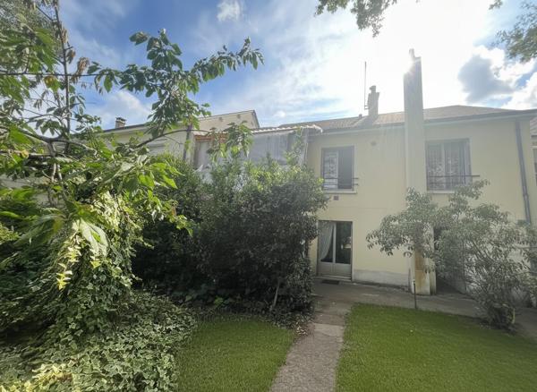 À vendre - Maison mitoyenne 2 côtés, 5 pièces située à Joué-lès-Tours (37300)