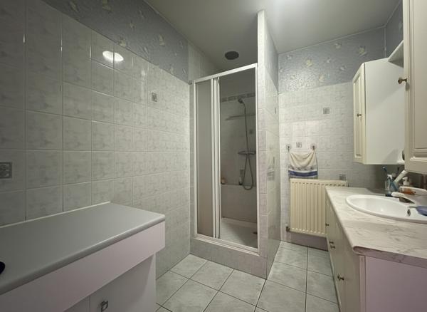 À vendre - Maison mitoyenne 2 côtés, 5 pièces située à Joué-lès-Tours (37300)
