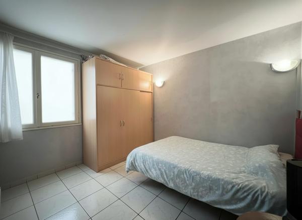 À vendre - Maison mitoyenne 2 côtés, 5 pièces située à Joué-lès-Tours (37300)