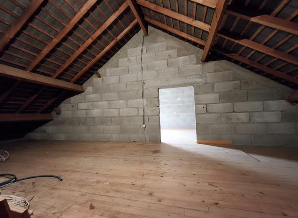 À vendre - Maison mitoyenne 2 côtés, 5 pièces située à Joué-lès-Tours (37300)