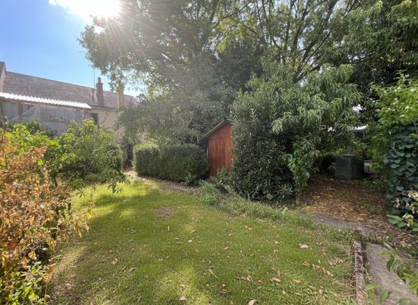 À vendre - Maison mitoyenne 2 côtés, 5 pièces située à Joué-lès-Tours (37300)