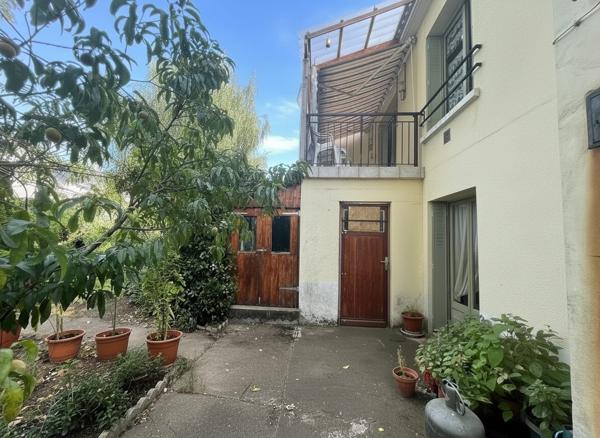 À vendre - Maison mitoyenne 2 côtés, 5 pièces située à Joué-lès-Tours (37300)