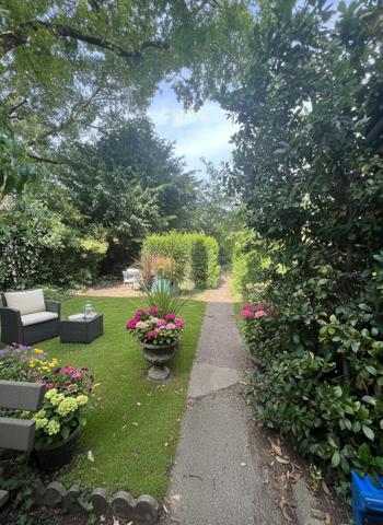 À vendre - Maison mitoyenne 2 côtés, 5 pièces située à Joué-lès-Tours (37300)