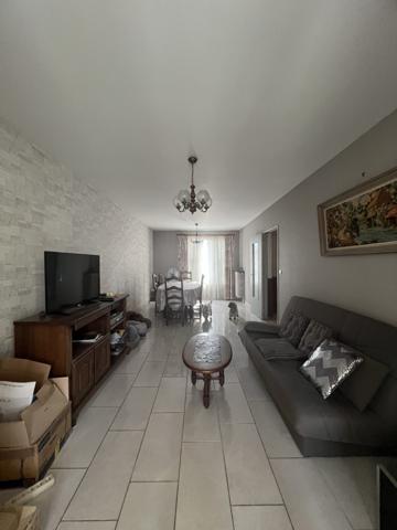 À vendre - Maison mitoyenne 2 côtés, 5 pièces située à Joué-lès-Tours (37300)