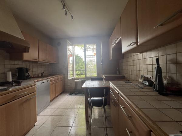 À vendre - Maison mitoyenne 2 côtés, 5 pièces située à Joué-lès-Tours (37300)