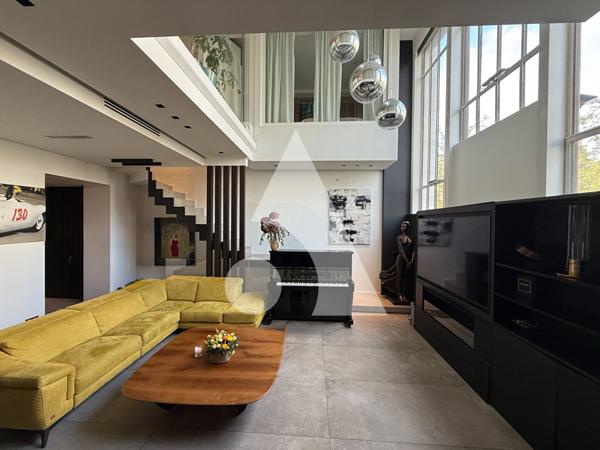 Loft 7 pièces 170 m2