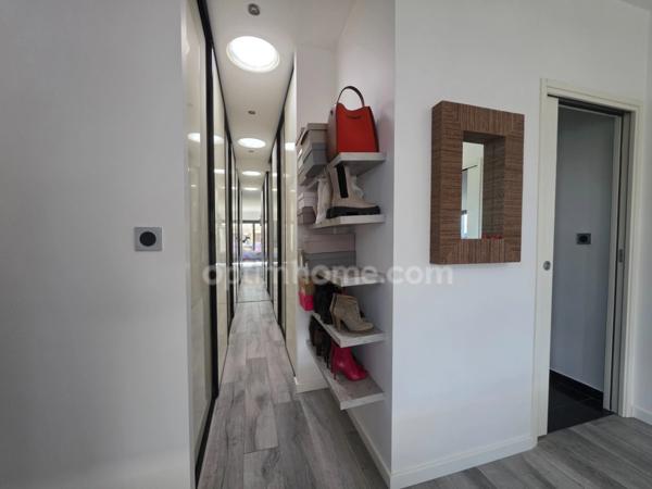 Maison contemporaine de plain-pied à vendre de 5 pièces à LEOGNAN (33)