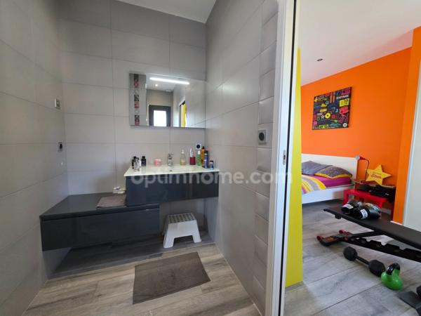 Maison contemporaine de plain-pied à vendre de 5 pièces à LEOGNAN (33)