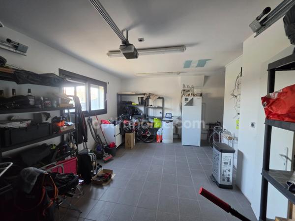 Maison contemporaine de plain-pied à vendre de 5 pièces à LEOGNAN (33)