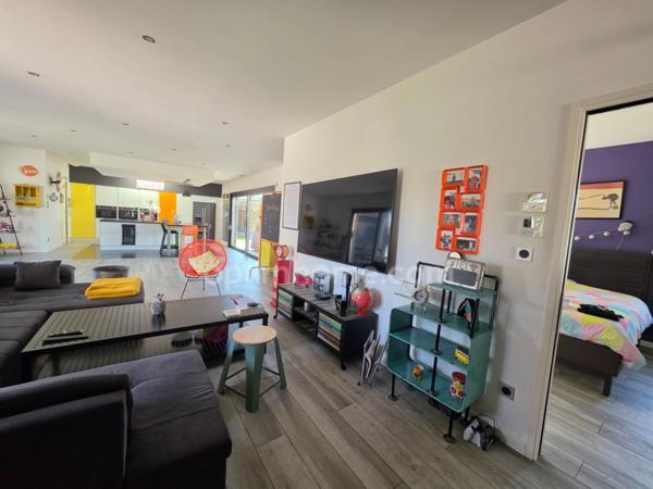 Maison contemporaine de plain-pied à vendre de 5 pièces à LEOGNAN (33)