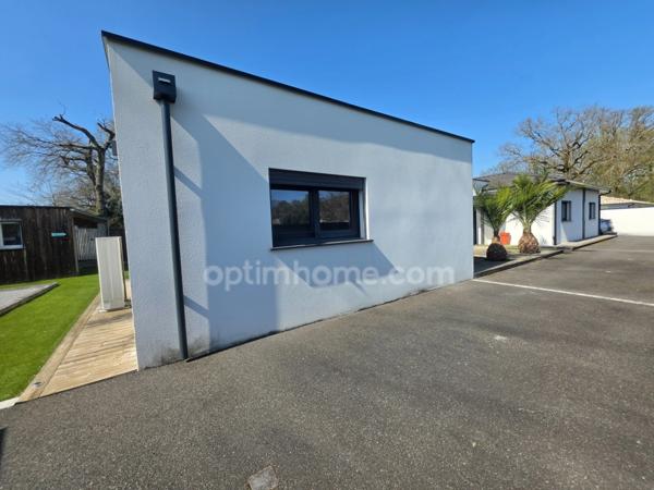 Maison contemporaine de plain-pied à vendre de 5 pièces à LEOGNAN (33)