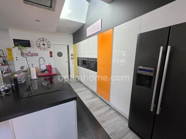 Maison contemporaine de plain-pied à vendre de 5 pièces à LEOGNAN (33)