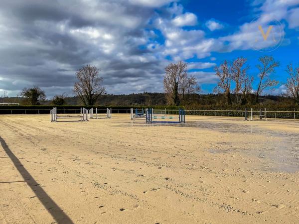 Propriété équestre de standing – Installations haut de gamme – 5 ha – Un bien rare offrant des infrastructures professionnelles, une maison confortable et un environnement priviligé à MOISSAC (82)