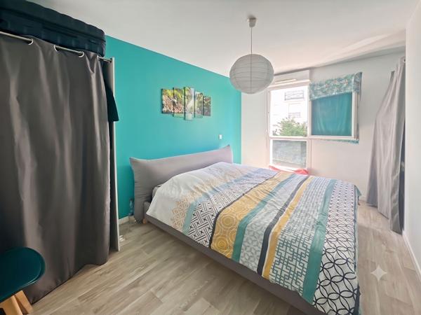 CERGY (Hauts-de-Cergy) ? T4 récent de 80 m² soigné avec bel extérieur et 2 parkings