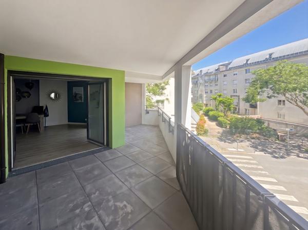 CERGY (Hauts-de-Cergy) ? T4 récent de 80 m² soigné avec bel extérieur et 2 parkings