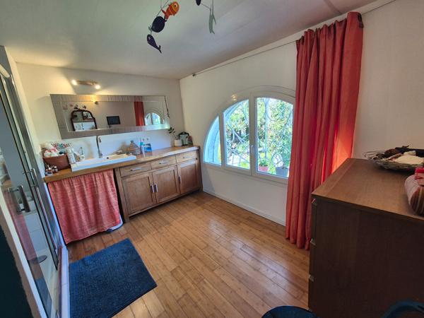Maison de caractère T8 de 211 m² sur terrain de 948 m² avec piscine Loubieres