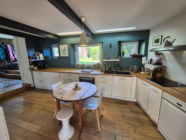 Maison de caractère T8 de 211 m² sur terrain de 948 m² avec piscine Loubieres