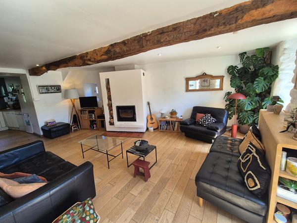 Maison de caractère T8 de 211 m² sur terrain de 948 m² avec piscine Loubieres