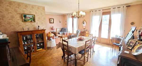 Grand appartement 95m² T4 avec balcon, cave et garage Decazeville