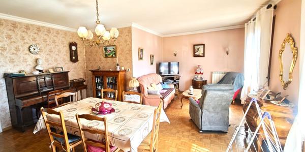 Grand appartement 95m² T4 avec balcon, cave et garage Decazeville