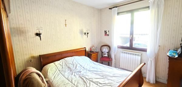Grand appartement 95m² T4 avec balcon, cave et garage Decazeville