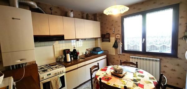 Grand appartement 95m² T4 avec balcon, cave et garage Decazeville