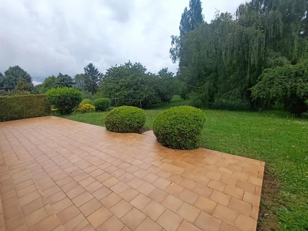 Maison de plain-pied, 4 chambres ,;Terrain arboré 3 00 m2