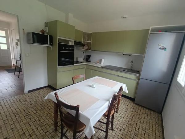 Maison de plain-pied, 4 chambres ,;Terrain arboré 3 00 m2