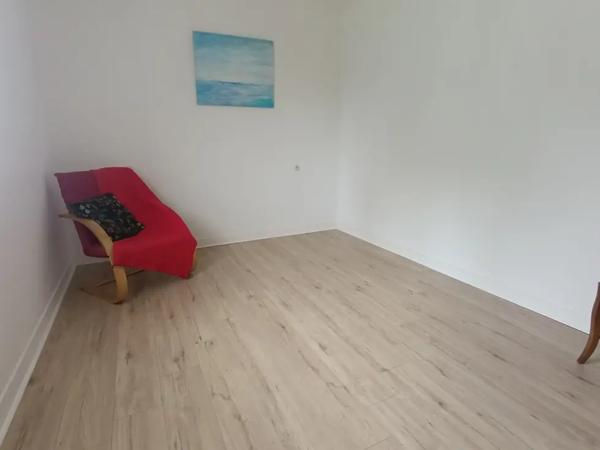 Maison de plain-pied, 4 chambres ,;Terrain arboré 3 00 m2