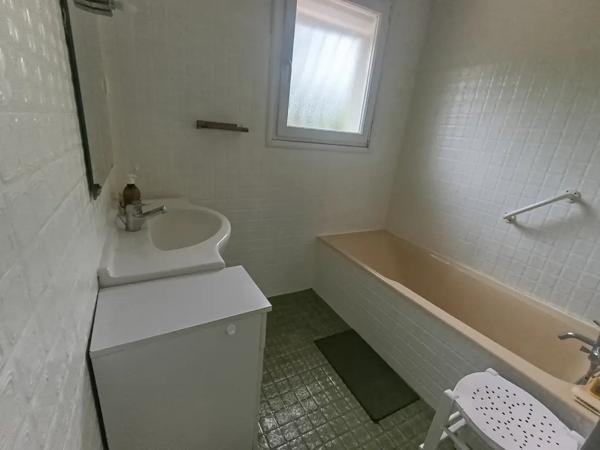 Maison de plain-pied, 4 chambres ,;Terrain arboré 3 00 m2