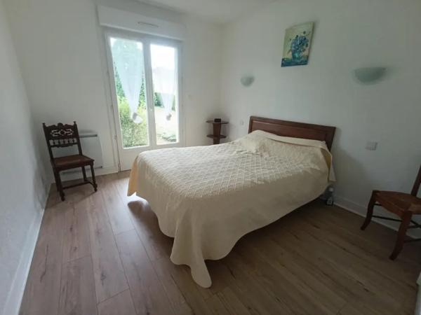 Maison de plain-pied, 4 chambres ,;Terrain arboré 3 00 m2