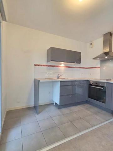 Vente                                                      Appartement
                        
                     3 pièces                      56 m2                     à Auray