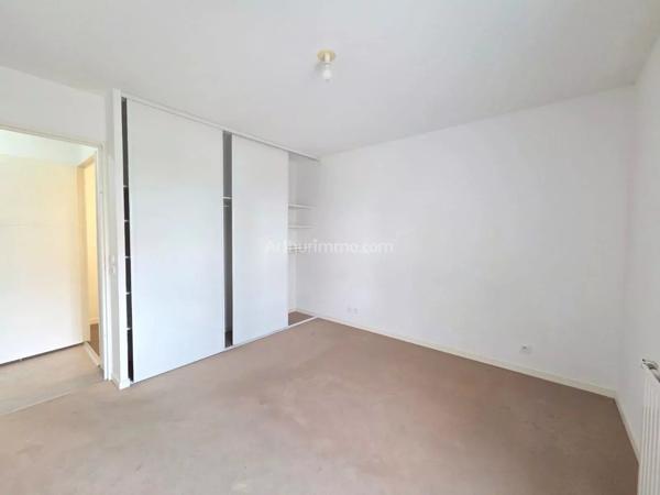 Vente                                                      Appartement
                        
                     3 pièces                      56 m2                     à Auray